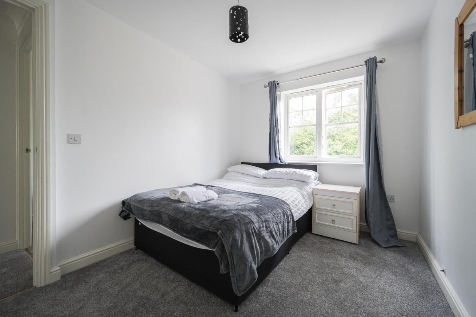 Maidstone Villa 3 Bedroom Free Sports Channels,Parking Sleeps 7 ภายนอก รูปภาพ
