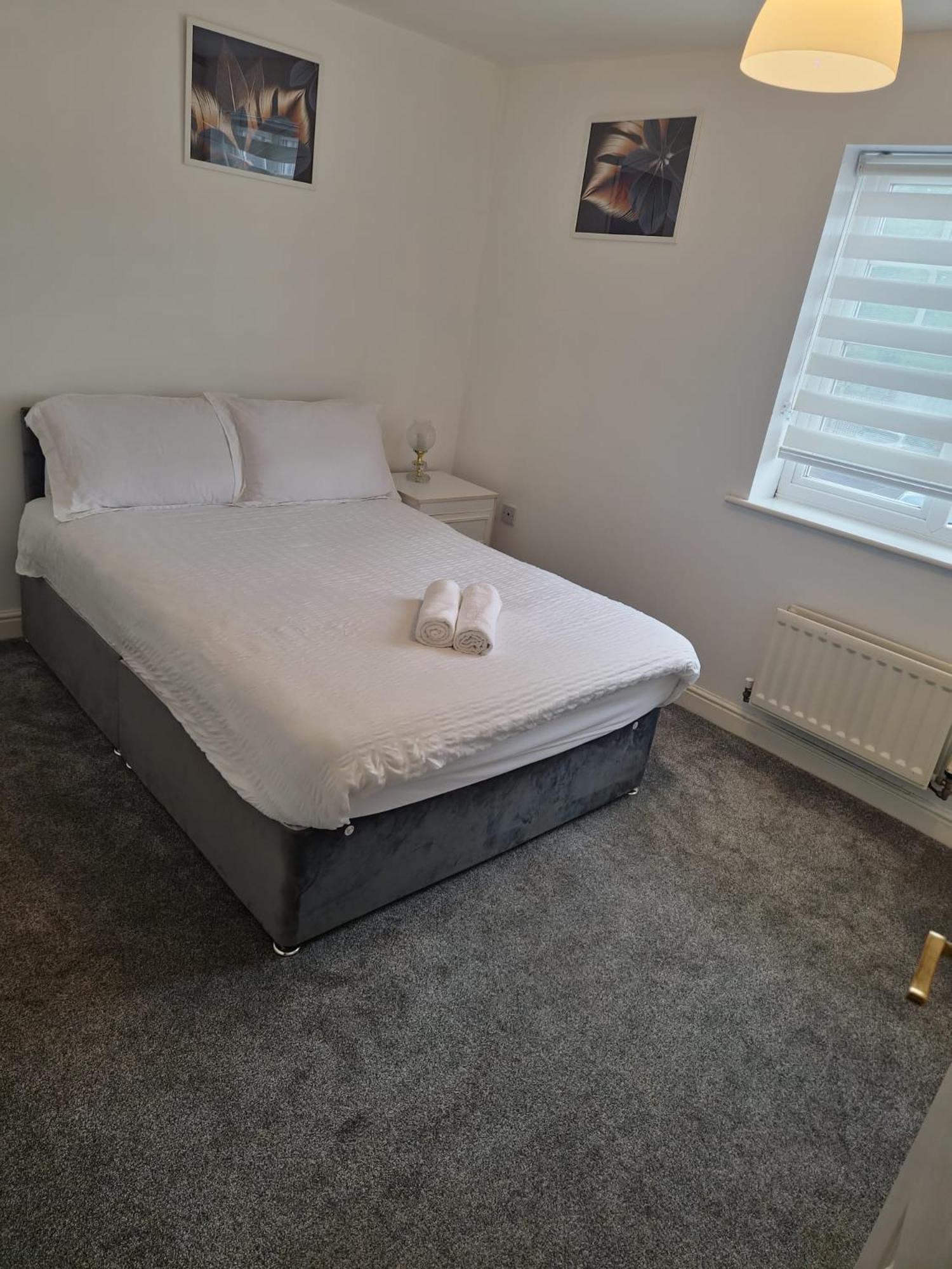 Maidstone Villa 3 Bedroom Free Sports Channels,Parking Sleeps 7 ภายนอก รูปภาพ